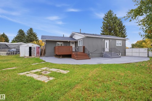 176 lee ridge Road NW  Edmonton, AB T6K 0M9