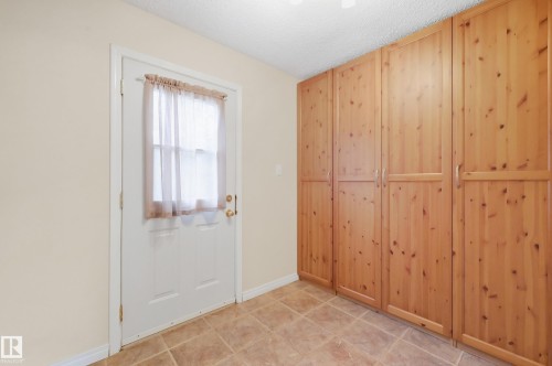 10440 16 Avenue Nw, Edmonton, AB 