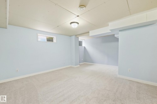 10440 16 Avenue Nw, Edmonton, AB 