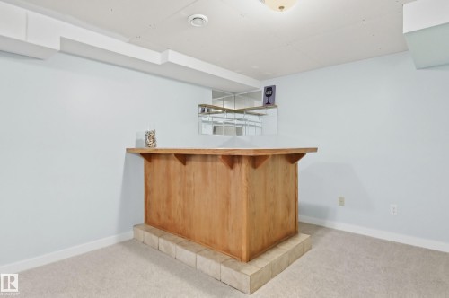 10440 16 Avenue Nw, Edmonton, AB 