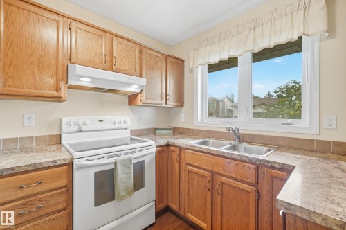 10440 16 Avenue Nw, Edmonton, AB 