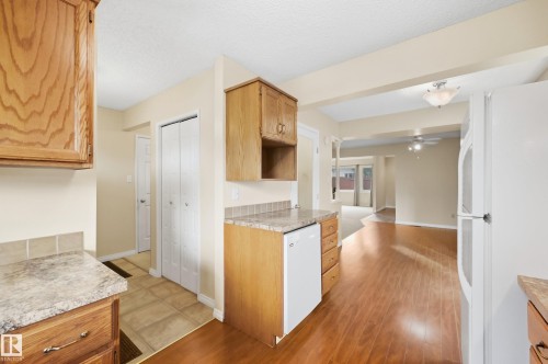 10440 16 Avenue Nw, Edmonton, AB 