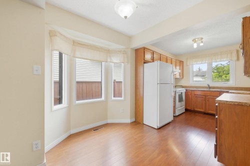 10440 16 Avenue Nw, Edmonton, AB 