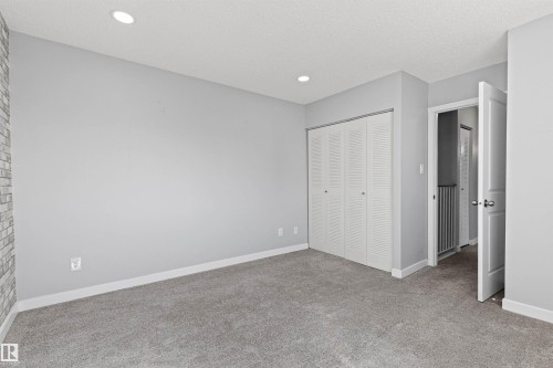 50 Woodvale Village Nw, Edmonton, AB 