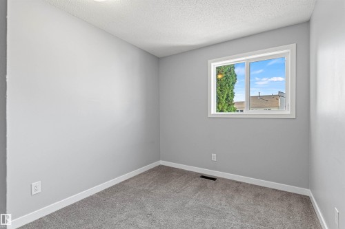 50 Woodvale Village Nw, Edmonton, AB 