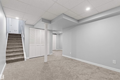 50 Woodvale Village Nw, Edmonton, AB 