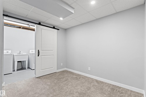 50 Woodvale Village Nw, Edmonton, AB 