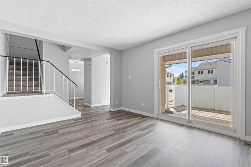 50 Woodvale Village Nw, Edmonton, AB 