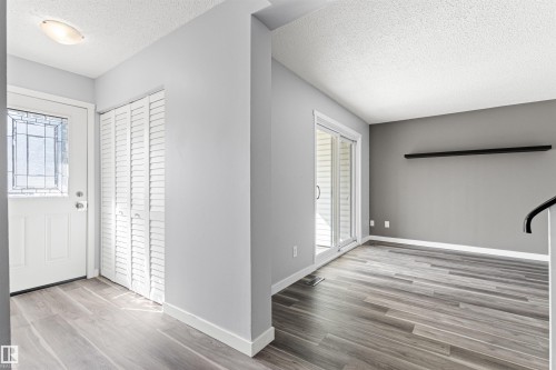 50 Woodvale Village Nw, Edmonton, AB 