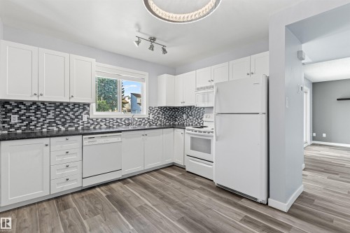 50 Woodvale Village Nw, Edmonton, AB 