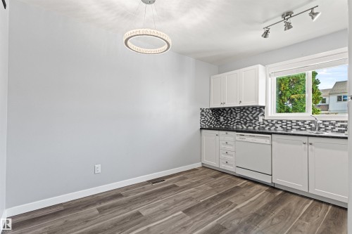 50 Woodvale Village Nw, Edmonton, AB 