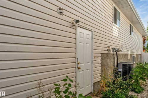 3738 28A Street Nw, Edmonton, AB 