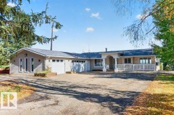 212 GRANDISLE Point(e) NW  Edmonton, AB T6M 2P1