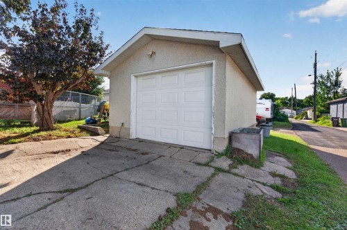 3526 122 Avenue Nw, Edmonton, AB 