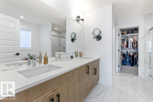 56 Raspberry Road, St. Albert, AB 