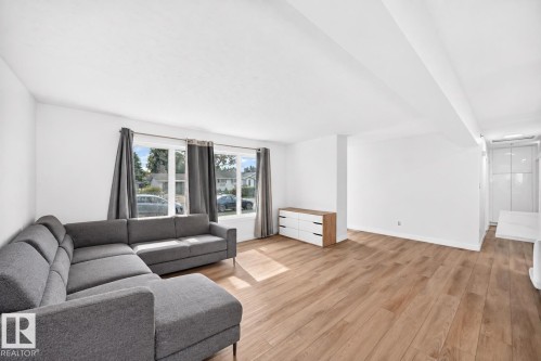16110 82 Avenue Nw, Edmonton, AB 