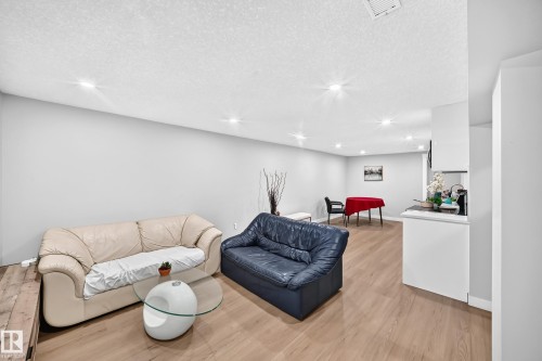 16110 82 Avenue Nw, Edmonton, AB 