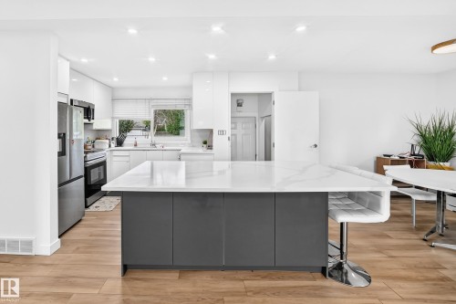16110 82 Avenue Nw, Edmonton, AB 