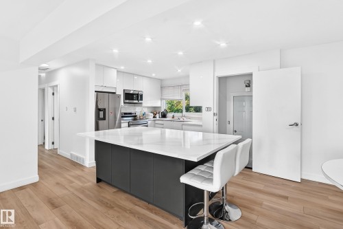 16110 82 Avenue Nw, Edmonton, AB 