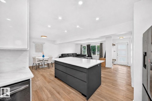 16110 82 Avenue Nw, Edmonton, AB 