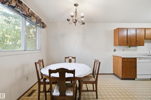 8945 78 Avenue Nw, Edmonton, AB 
