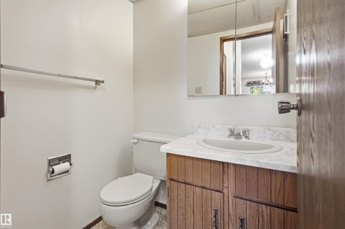 8945 78 Avenue Nw, Edmonton, AB 