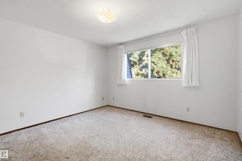8945 78 Avenue Nw, Edmonton, AB 