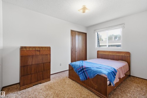8945 78 Avenue Nw, Edmonton, AB 