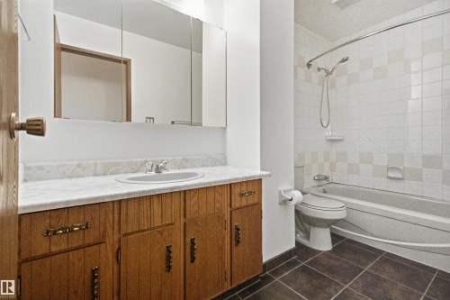 8945 78 Avenue Nw, Edmonton, AB 