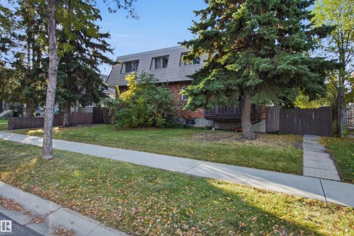 8945 78 Avenue Nw, Edmonton, AB 