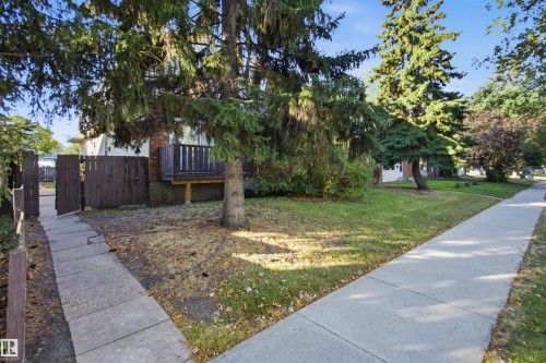 8945 78 Avenue Nw, Edmonton, AB 