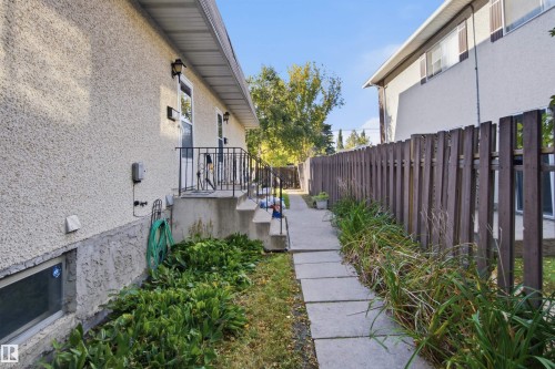 8945 78 Avenue Nw, Edmonton, AB 