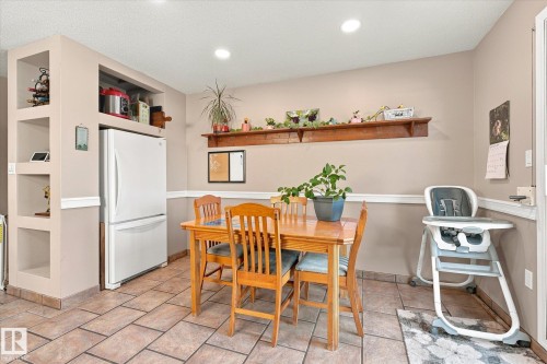 4328 38 Street Nw, Edmonton, AB 