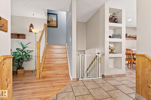 4328 38 Street Nw, Edmonton, AB 