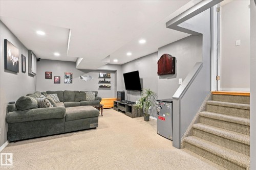 4328 38 Street Nw, Edmonton, AB 