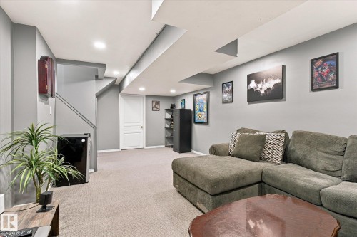 4328 38 Street Nw, Edmonton, AB 