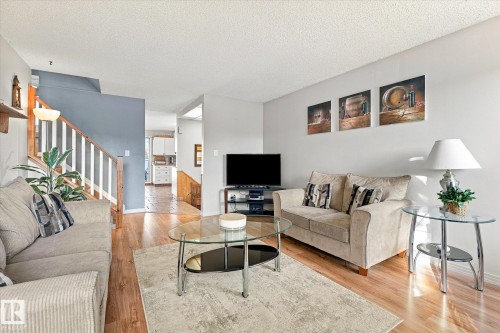 4328 38 Street Nw, Edmonton, AB 