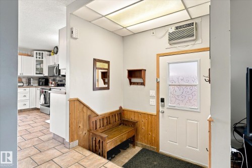 4328 38 Street Nw, Edmonton, AB 