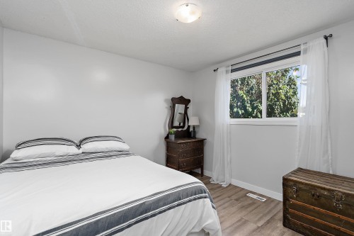 800 Lee Ridge Road Nw, Edmonton, AB 