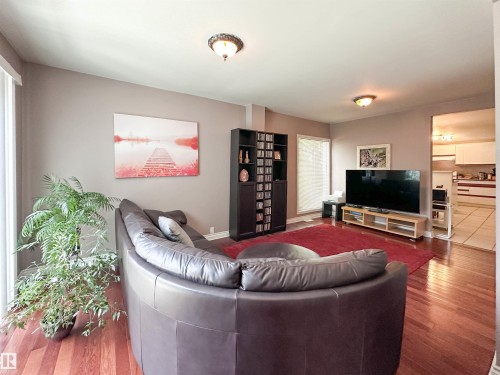 11825 80 Street Nw, Edmonton, AB 