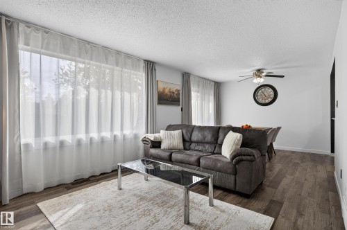 176 Callingwood Place Nw, Edmonton, AB 