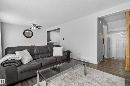 176 Callingwood Place Nw, Edmonton, AB 