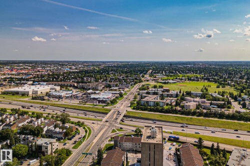 Expansive urban landscape featuring multi-lane roadways, commercial properties, and residential buildings - 4723 105 Street Nw, Edmonton, AB 