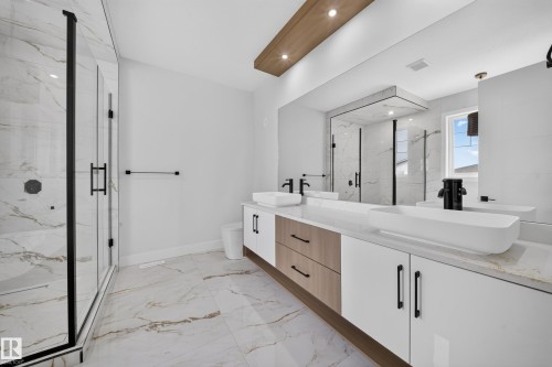 8418 Mayday Link Sw, Edmonton, AB 