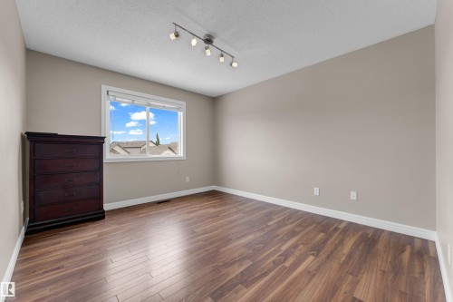 5608 17 Avenue Sw, Edmonton, AB 