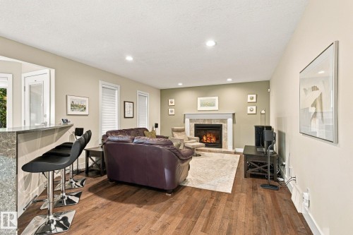 910 Wallbridge Place Nw, Edmonton, AB 