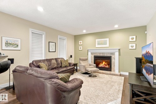 910 Wallbridge Place Nw, Edmonton, AB 