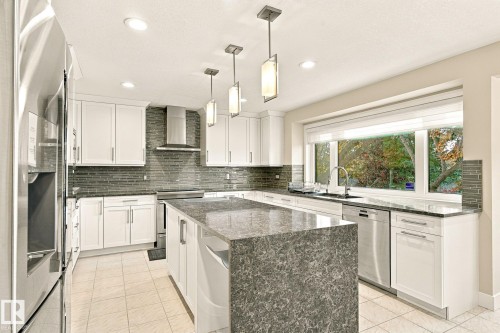 910 Wallbridge Place Nw, Edmonton, AB 