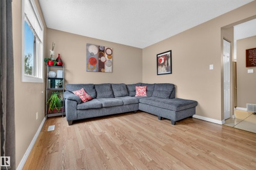 1209 Hooke Road Nw, Edmonton, AB 