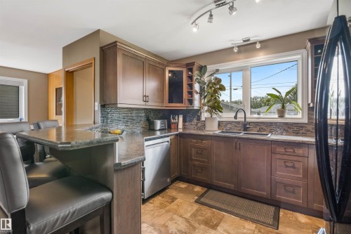 6207 85 Avenue Nw, Edmonton, AB 